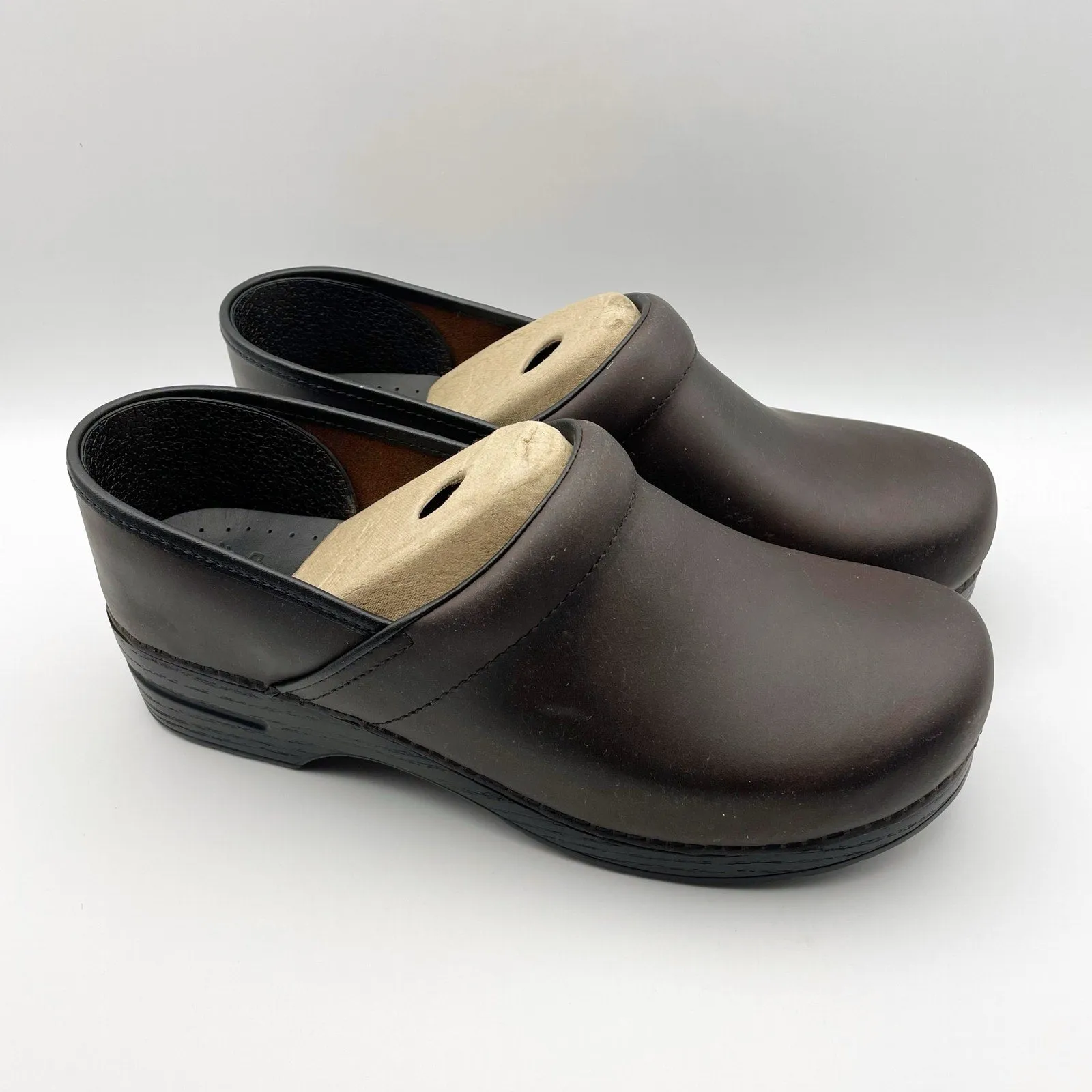 Dansko Men's Professional Pro Oiled Clogs EU 45W US 11.5-12 WIDE Brown